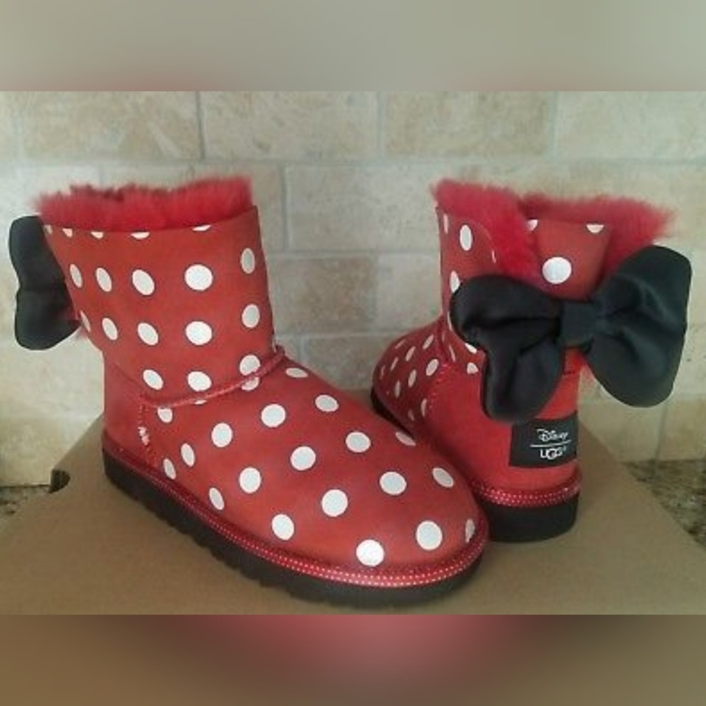 🌟SOLD🌟NWOT UGG DISNEY MINNIE SWEETIE BOW  BOOTS